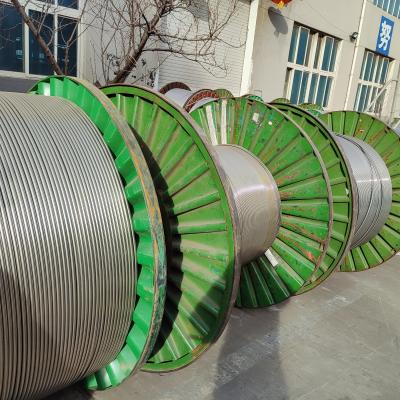 Coiled tubing reels 